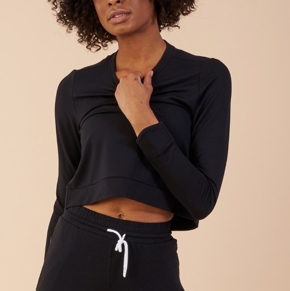 SOLD! NWT Gymshark solace Cropped Sweater